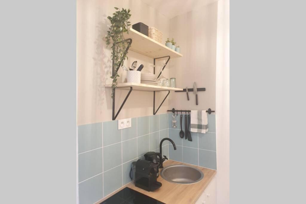 Home Sweet Home Pigalle Montmartre Jungle ปารีส ภายนอก รูปภาพ